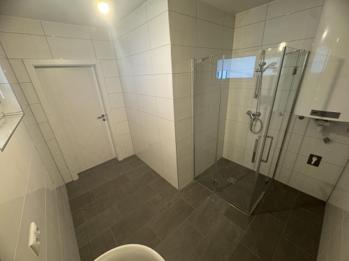 8200 Albersdorf 230a/5