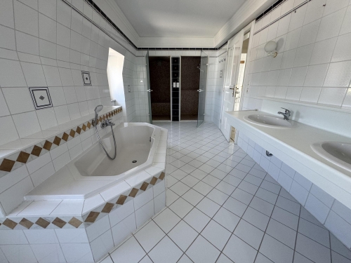 8200 Albersdorf 230/1